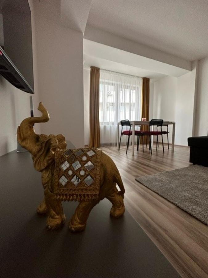 Escape Lounge Daire Craiova Dış mekan fotoğraf